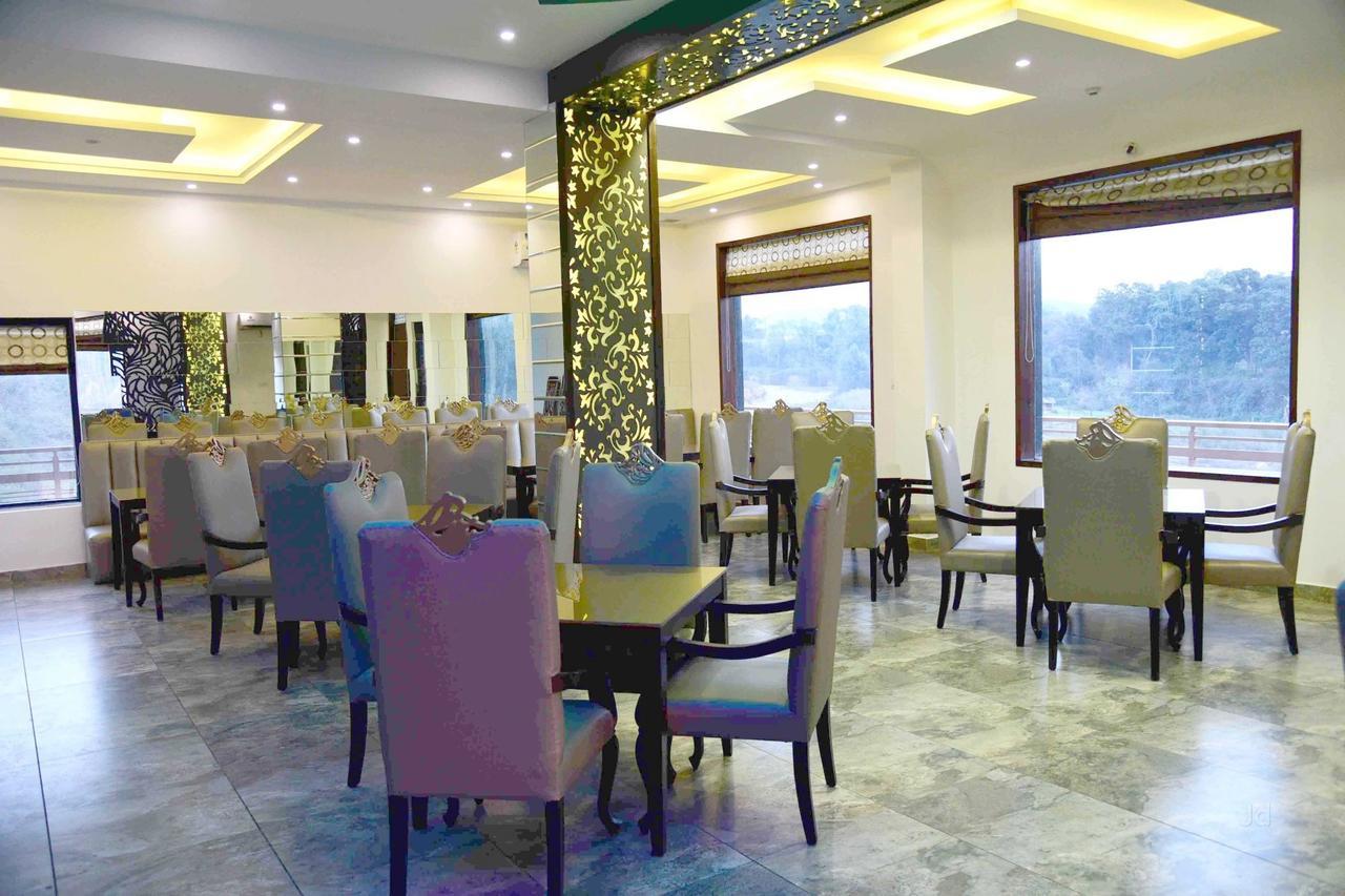 Fabhotel Kangra Roadway Inn Tanda Exterior foto